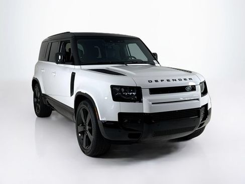 Used 2024 Land Rover Defender 110 X-Dynamic SE AWD/4WD image 7