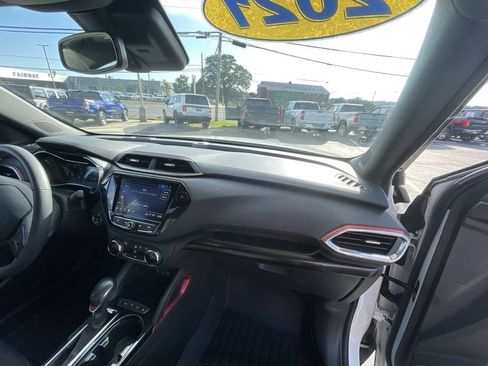 Used 2021 Chevrolet TrailBlazer RS w/ Convenience Package FWD image 28