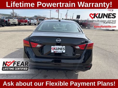 Used 2024 Nissan Altima 2.5 SV AWD/4WD image 8