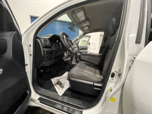 Used 2014 Toyota Tundra SR image 9