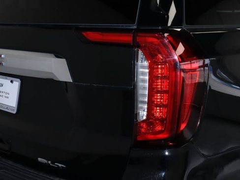 Used 2022 GMC Yukon SLT w/ SLT Luxury Package AWD/4WD image 14