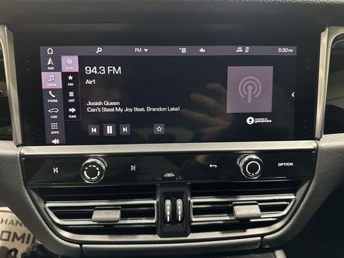 Used 2022 Porsche Macan image 12