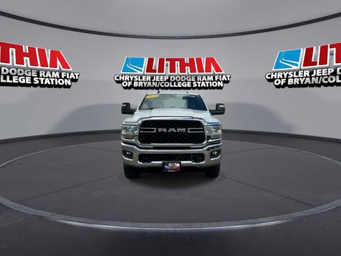 Used 2024 RAM 3500 Big Horn AWD/4WD image 3