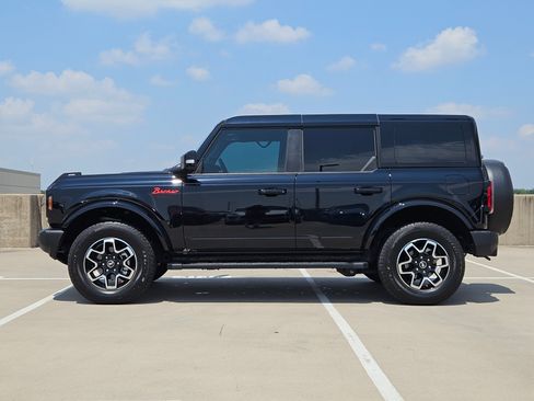 Used 2024 Ford Bronco Outer Banks AWD/4WD image 2
