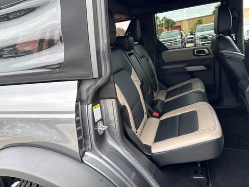 Used 2023 Ford Bronco Wildtrak image 27