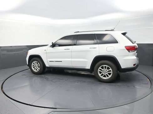 Used 2019 Jeep Grand Cherokee Laredo AWD/4WD image 51
