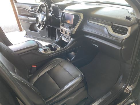 Used 2022 GMC Acadia SLT w/ Elevation Edition image 14