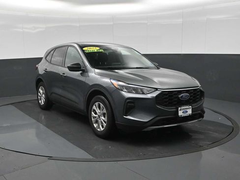 Used 2025 Ford Escape Active FWD image 2
