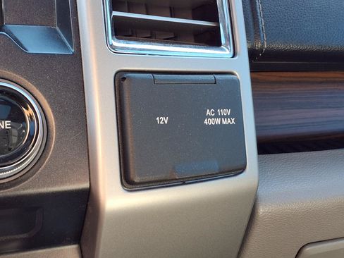 Used 2015 Ford F150 Lariat w/ Equipment Group 502A Luxury AWD/4WD image 11