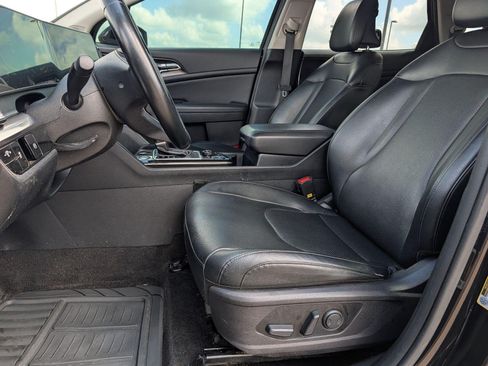 Used 2023 Kia Sportage EX FWD image 9