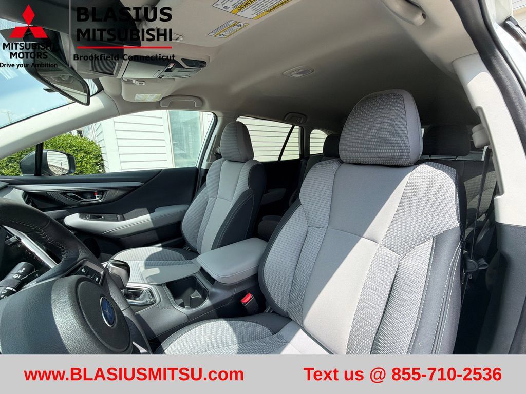 Used 2024 Subaru Outback Premium AWD/4WD image 18
