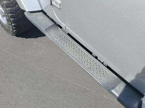 Used 2018 Jeep Wrangler Sahara w/ Connectivity Group image 8