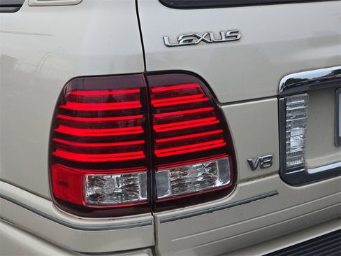 Used 2006 Lexus LX 470 4WD image 39