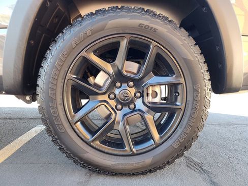 Used 2024 RAM 1500 Laramie image 18