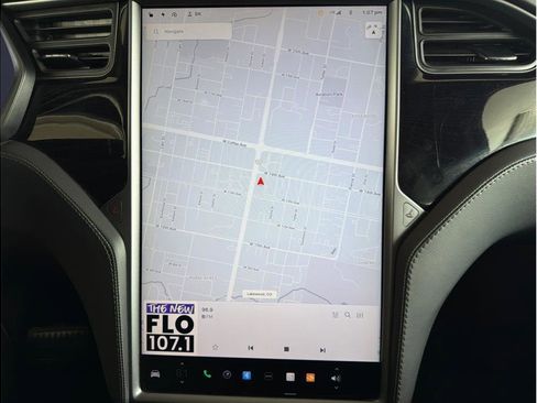 Used 2018 Tesla Model X 75D image 21