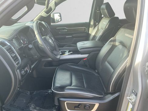 Used 2025 RAM 1500 Laramie AWD/4WD image 9