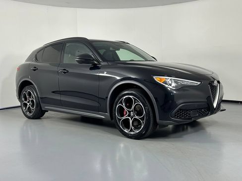 Used 2023 Alfa Romeo Stelvio Ti AWD/4WD image 1