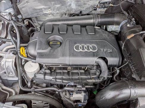 Used 2018 Audi Q3 2.0T Premium Plus w/ Premium Plus Package FWD image 22