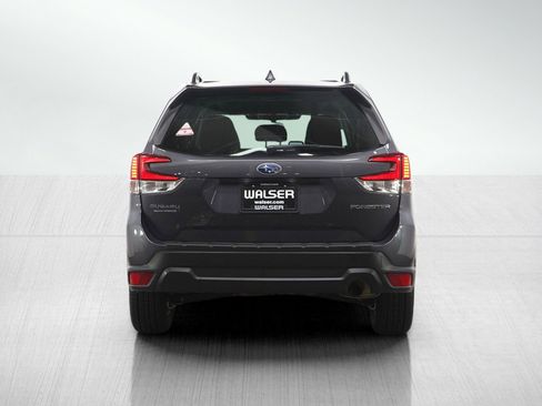 Used 2023 Subaru Forester Premium image 4