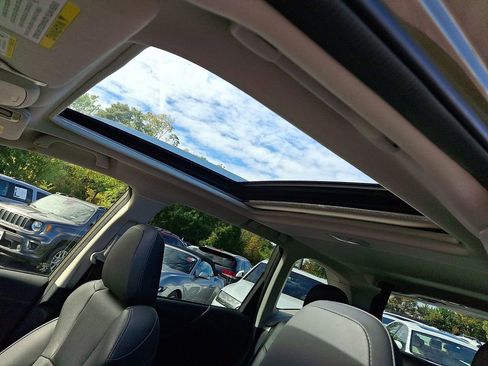 Used 2023 Subaru Forester Touring image 15