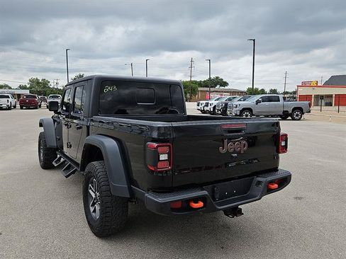 Used 2024 Jeep Gladiator Mojave w/ Technology Group AWD/4WD image 3
