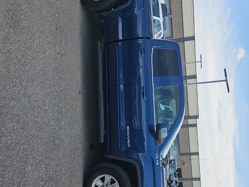 Used 2018 GMC Sierra 1500 SLE w/ SLE Value Package AWD/4WD image 8