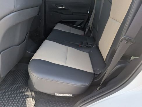 Used 2024 Lexus GX 550 AWD/4WD image 13