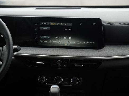 Used 2025 Nissan Kicks SV FWD image 26