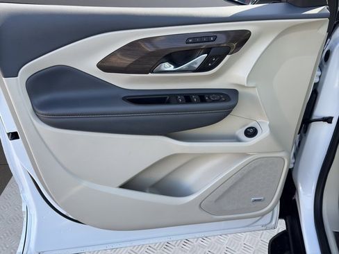 Used 2024 GMC Terrain Denali w/ Denali Premium Package image 13