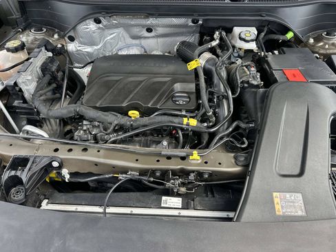 Certified 2024 Chevrolet Trax LS w/ LS Convenience Package FWD image 10