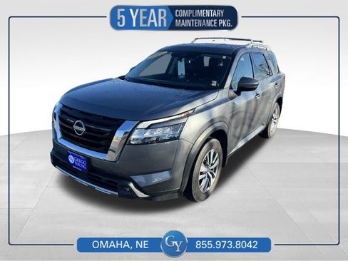 Used 2022 Nissan Pathfinder SL image 1