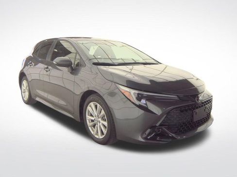 Used 2024 Toyota Corolla SE image 3