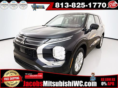 New 2026 Mitsubishi Outlander ES image 1