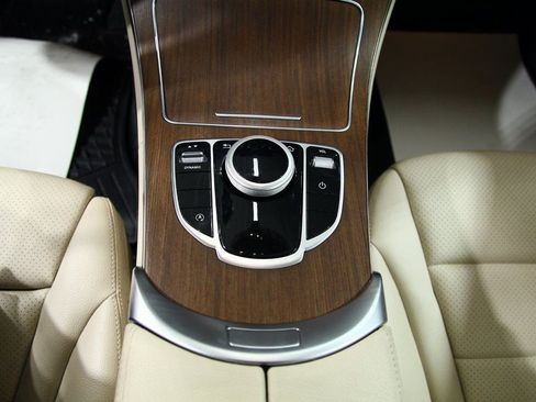 Used 2019 Mercedes-Benz C 300 4MATIC Sedan image 21