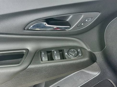 Used 2021 Chevrolet Equinox LT FWD image 18
