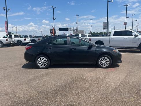 Used 2019 Toyota Corolla LE FWD image 8