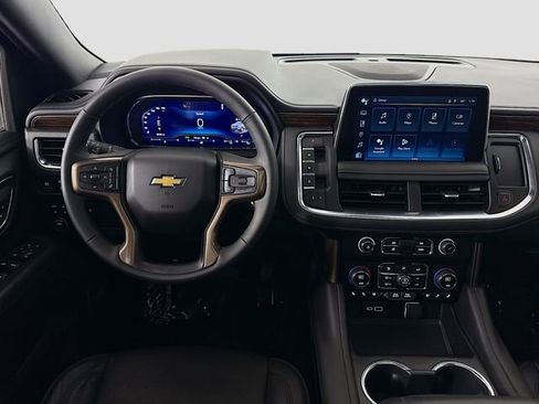Used 2023 Chevrolet Suburban High Country AWD/4WD image 25
