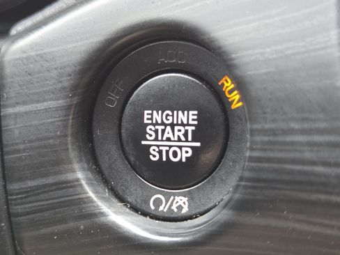 Used 2019 Jeep Grand Cherokee Altitude AWD/4WD image 34