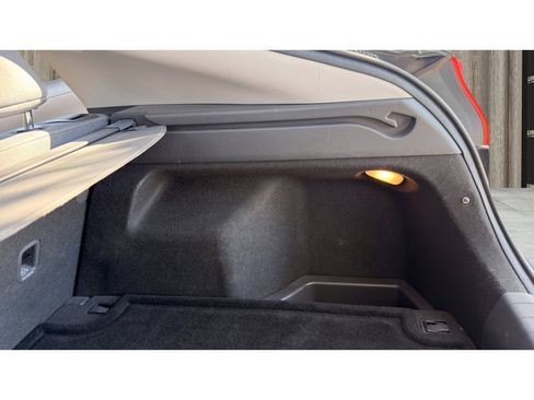 Used 2020 Hyundai Ioniq SE image 28