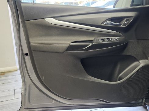 Used 2023 Chevrolet Bolt EUV LT FWD image 11