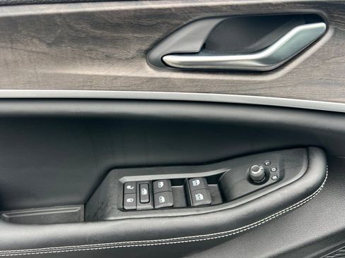 New 2026 Jeep Grand Cherokee Altitude image 9