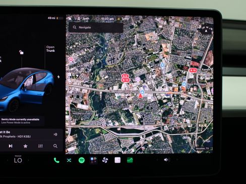 Used 2021 Tesla Model Y Long Range AWD/4WD image 20