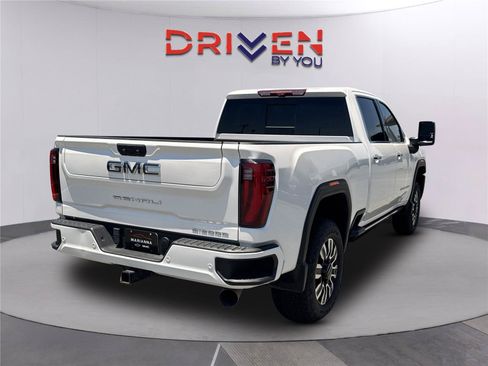 Used 2024 GMC Sierra 2500 Denali Ultimate w/ Max Trailering Package AWD/4WD image 4