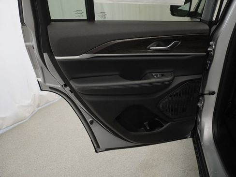 New 2026 Jeep Grand Cherokee Altitude AWD/4WD image 29