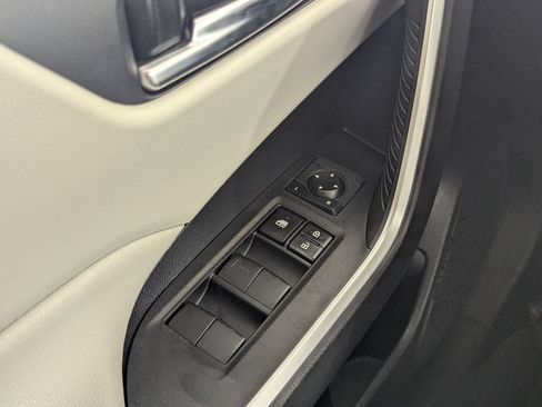 Used 2020 Toyota RAV4 XLE AWD/4WD image 15