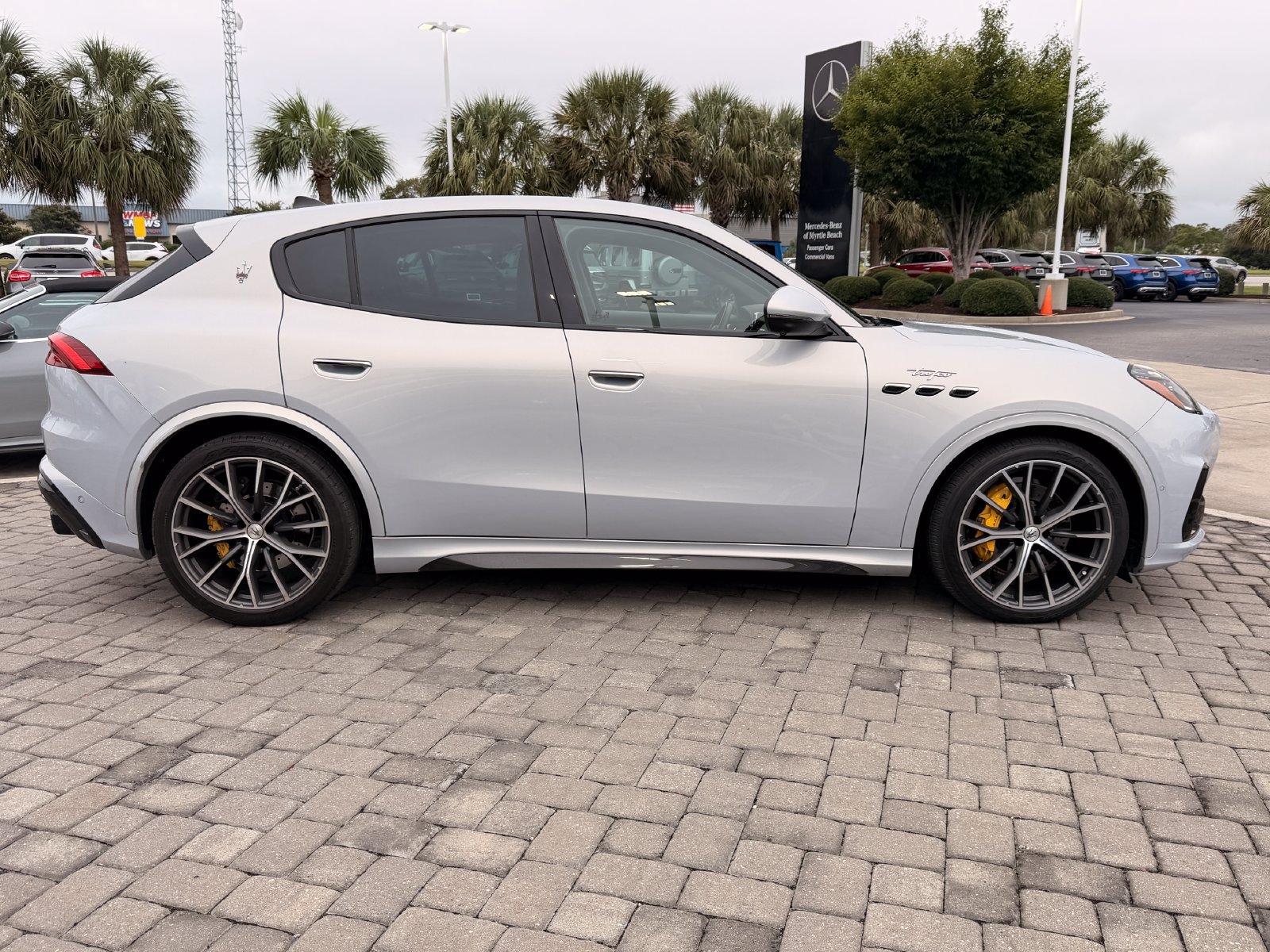 Used 2023 Maserati Grecale Trofeo AWD/4WD image 8