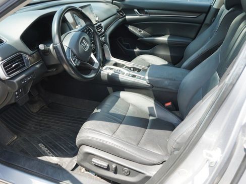 Used 2021 Honda Accord Touring image 9