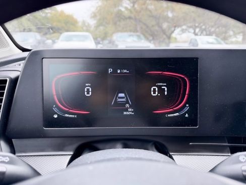 Used 2024 Kia Sportage LX image 11