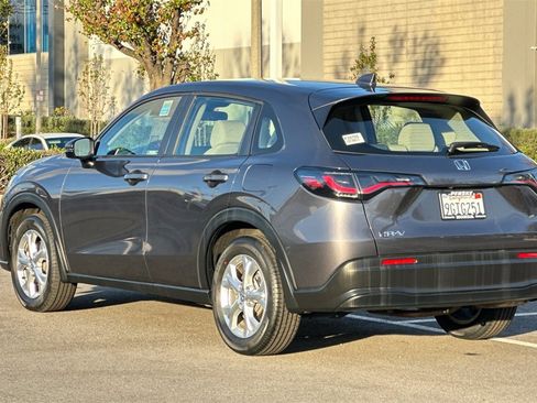 Used 2023 Honda HR-V LX image 6