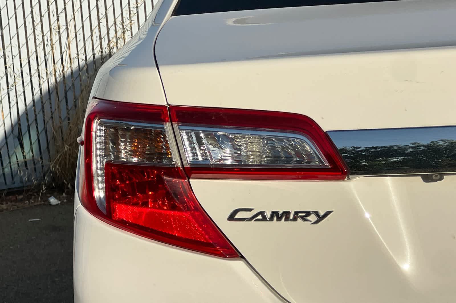 Used 2013 Toyota Camry XLE w/ Leather Pkg FWD image 23